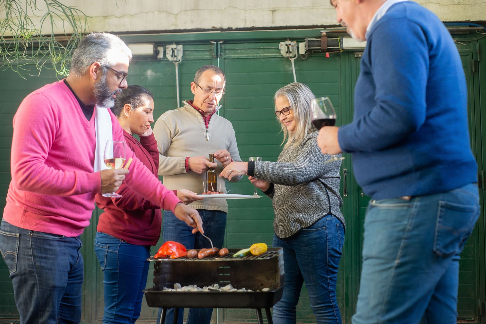 Grillrunde beim Herbstfest